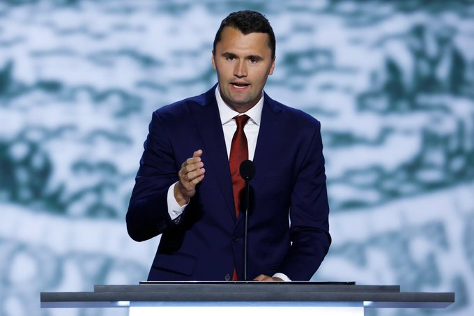 Charlie Kirk, ativista conservador aliado de Trump, morre nos EUA