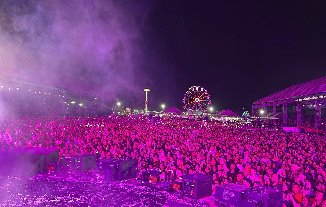 60 mil pessoas acompanharam Henrique & Juliano se apresentarem no Itaquá Rodeio Fest