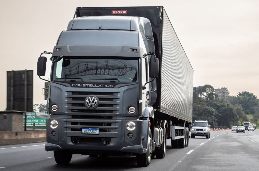 Volkswagen Constellation 20.480