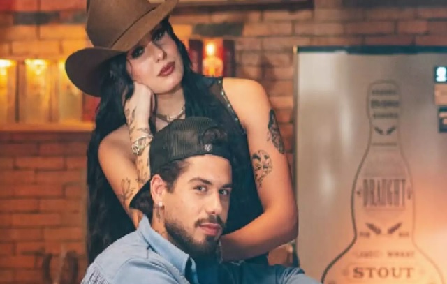 Zé Felipe posto foto com Ana Castela