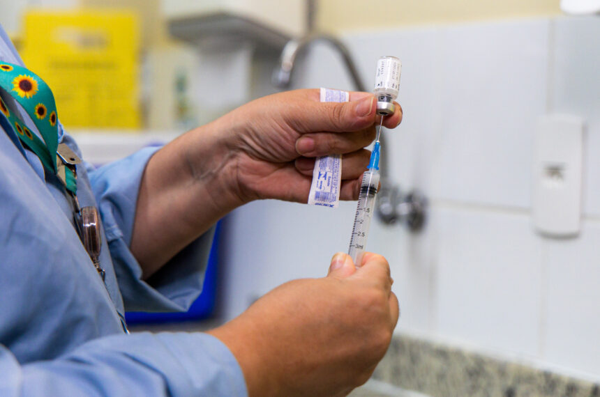 Vacinação em São Bernardo foca escolas estaduais