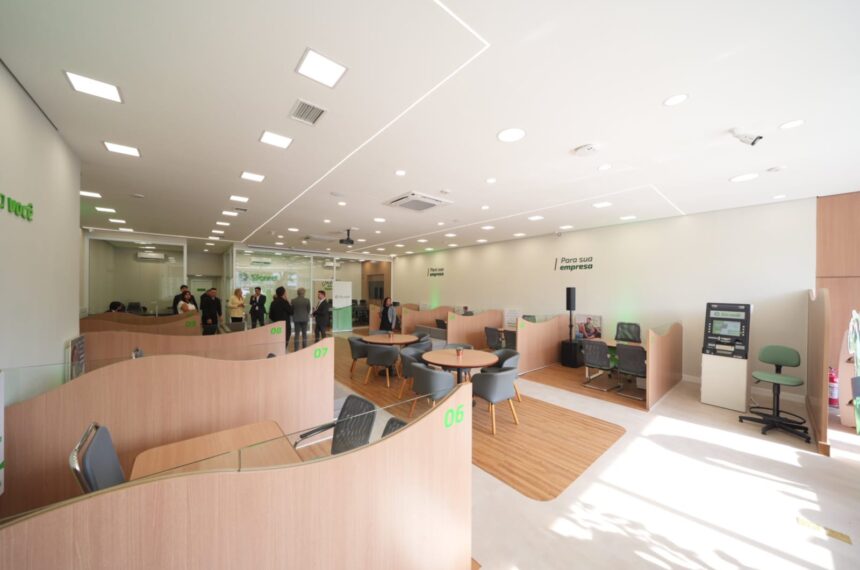 Espaço interno da agência Sicredi no bairro Rudge Ramos - Divulgação