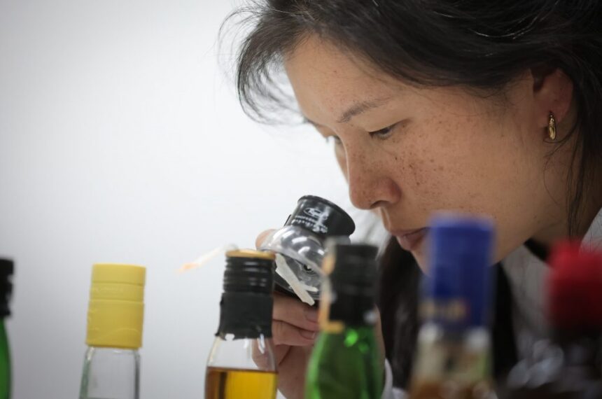 Trabalho da Polícia Científica na identificação de bebidas adulteradas