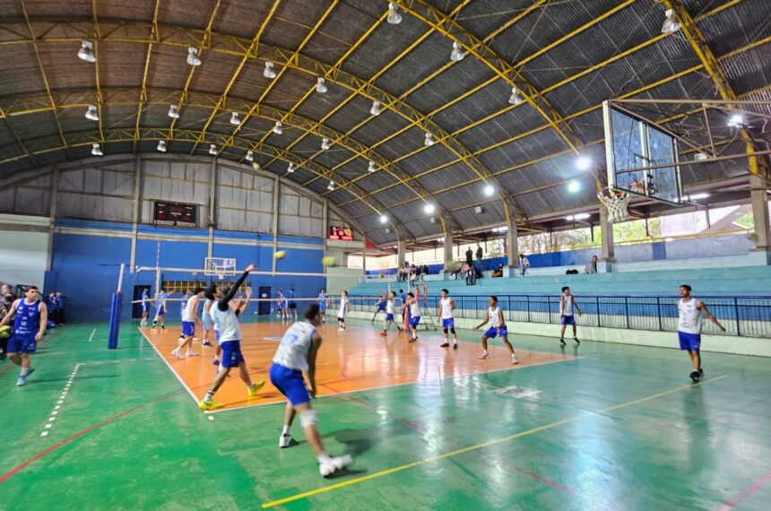 Vôlei de Diadema enfrenta São Bernardo em jogos decisivos

