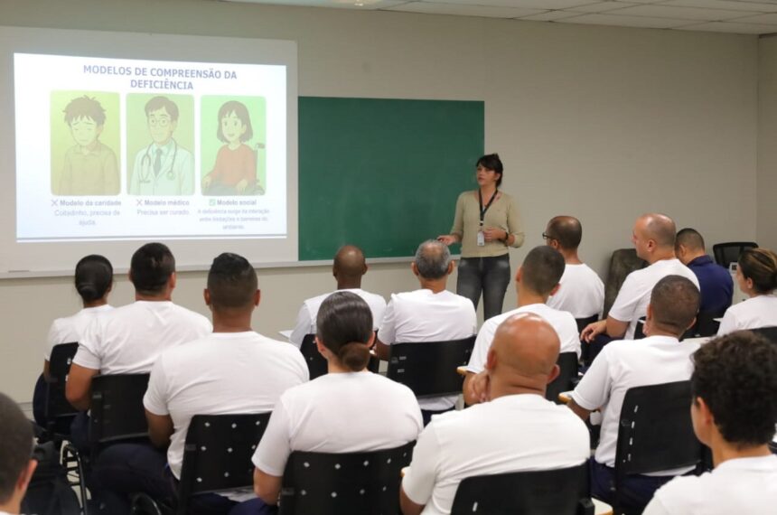GCM de Mauá recebe treinamento de abordagem e inclusiva à pessoas com deficiência - Evandro Oliveira/PMM