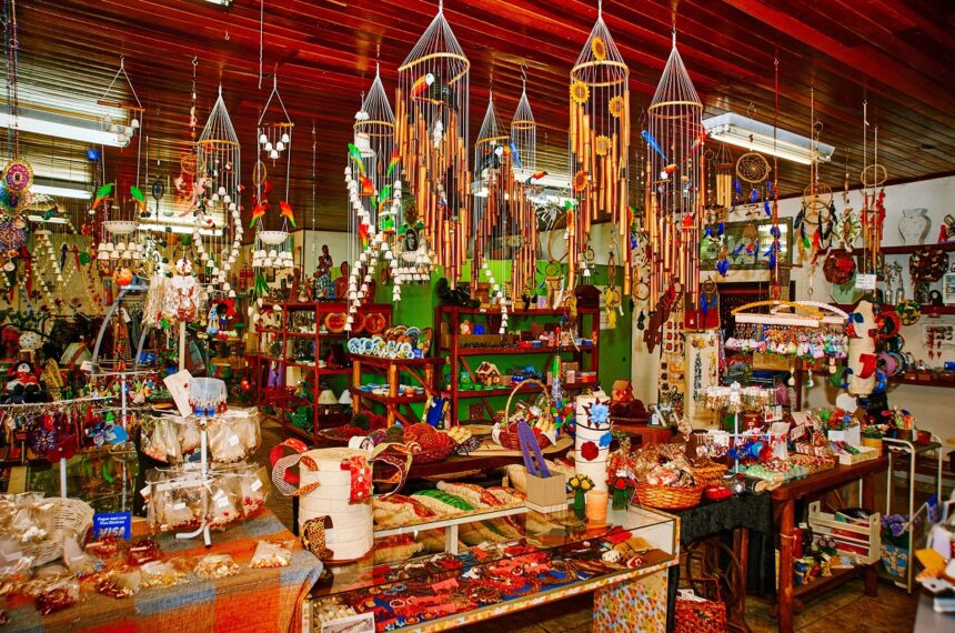 Um bate-volta em Embu das Artes é ideal para quem busca arte e artesanato - Divulgação