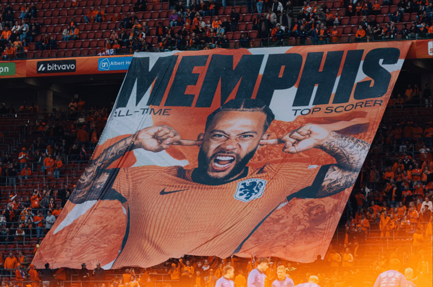 Memphis ganha bandeirão, bate novo recorde e põe Holanda perto da Copa