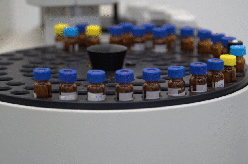 Metanol: Veja como é a análise laboratorial que confirma ou descarta intoxicação