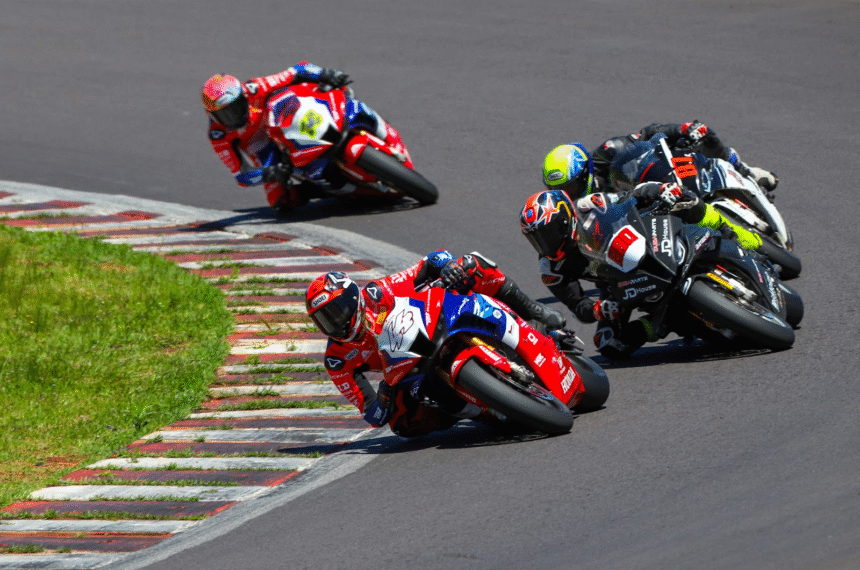 SuperBike Brasil: Eric Granado vence em Cascavel