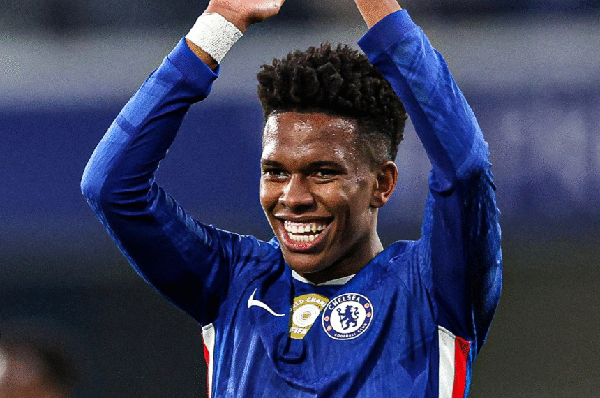 Estevão bate recorde pelo Chelsea na Champions League