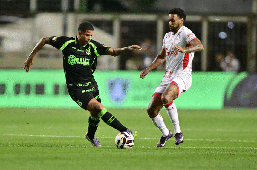 América-MG e Vila Nova mediram forças na noite desta quarta-feira (8), no Independência - Mourão Panda