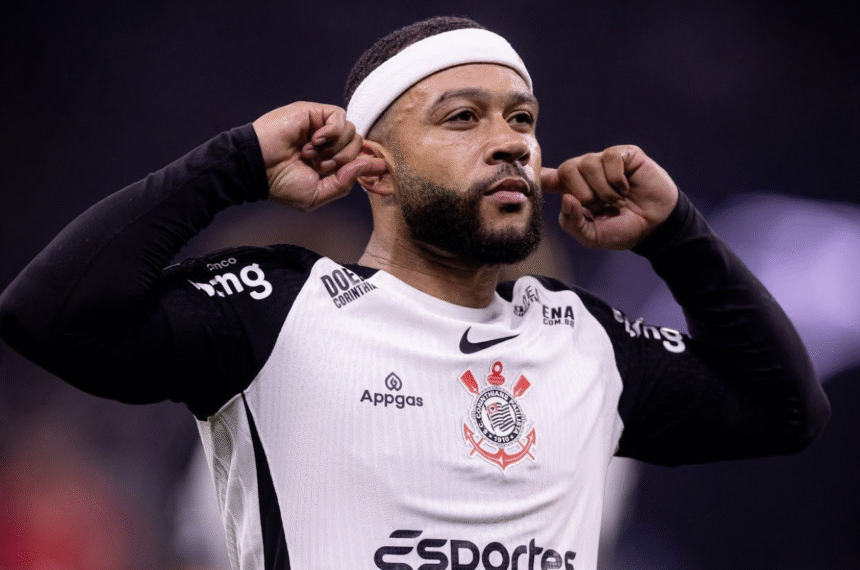 Memphis Depay no Fenerbahçe? Clube turco prepara oferta