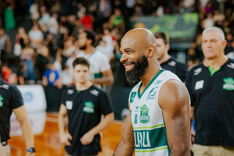 Larry Taylor, ídolo do Bauru Basket foi homenageado no anúncio de sua aposentadoria - Reprodução/Redes Sociais