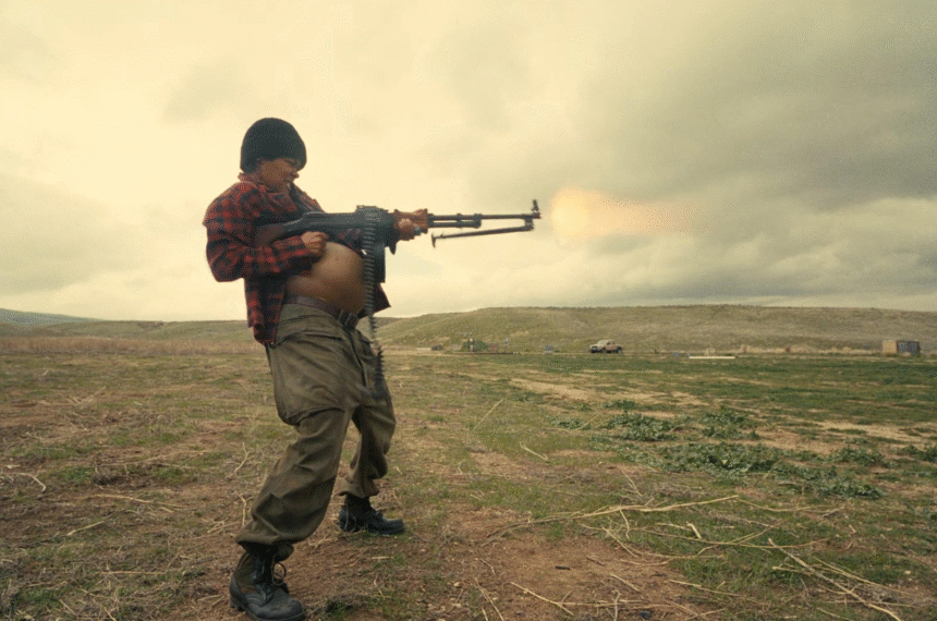 Pôster de Uma Batalha Após a Outra, dirigido por Paul Thomas Anderson, com Leonardo DiCaprio e elenco indicado ao Oscar.