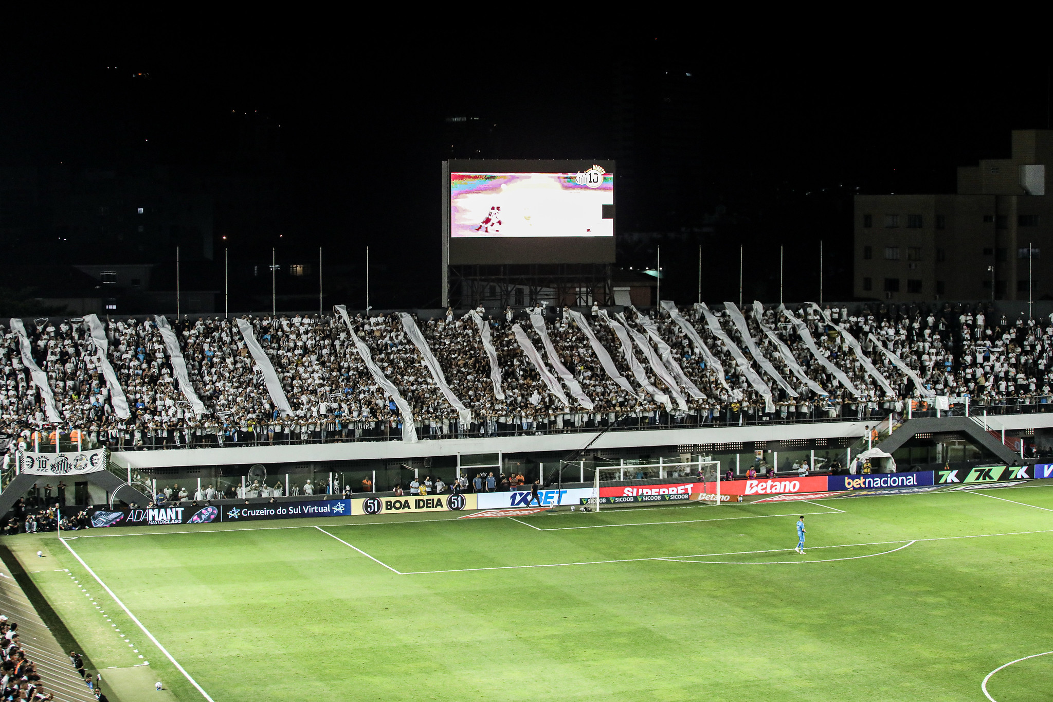 Santos reforma CT e se movimenta a favor do sintético