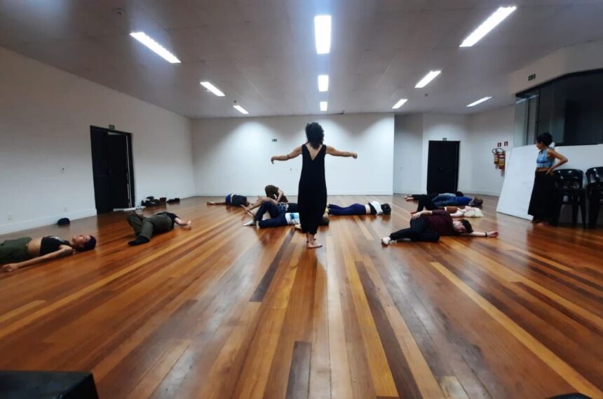 Escola Livre de Teatro de Santo André promove programação gratuita