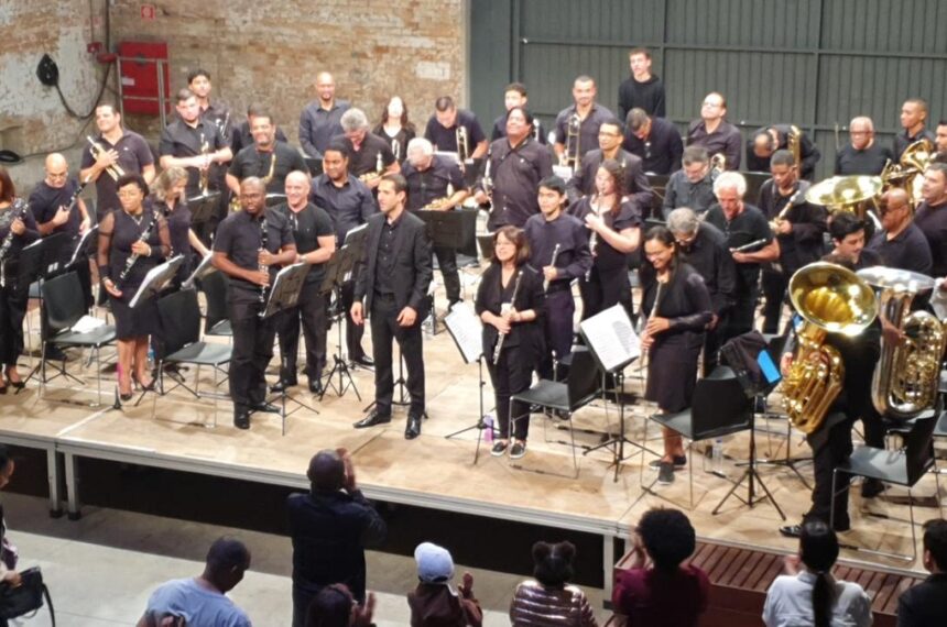 A Banda Sinfônica do CeMAM trará diversos sucessos da MPB - Divulgação/PMSBC