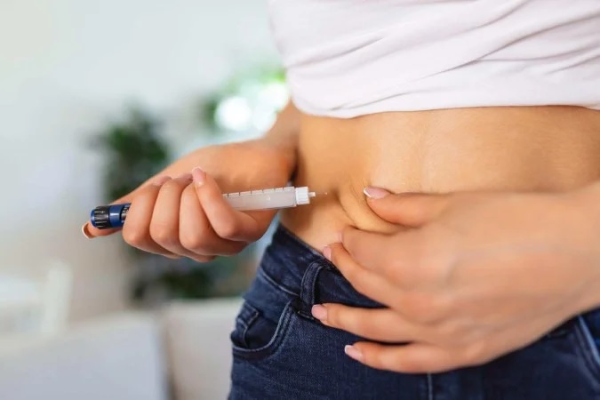 Anvisa suspende 'canetas emagrecedoras' por falta de registro; conheça os riscos e as consequências dessa decisão - Pancreatite GLP-1 queda de cabelo