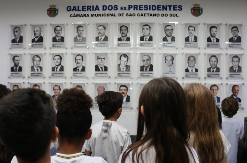 Visita de alunos de Colégio Ateneu a Câmara de São Caetano - Divulgação/CMSCS