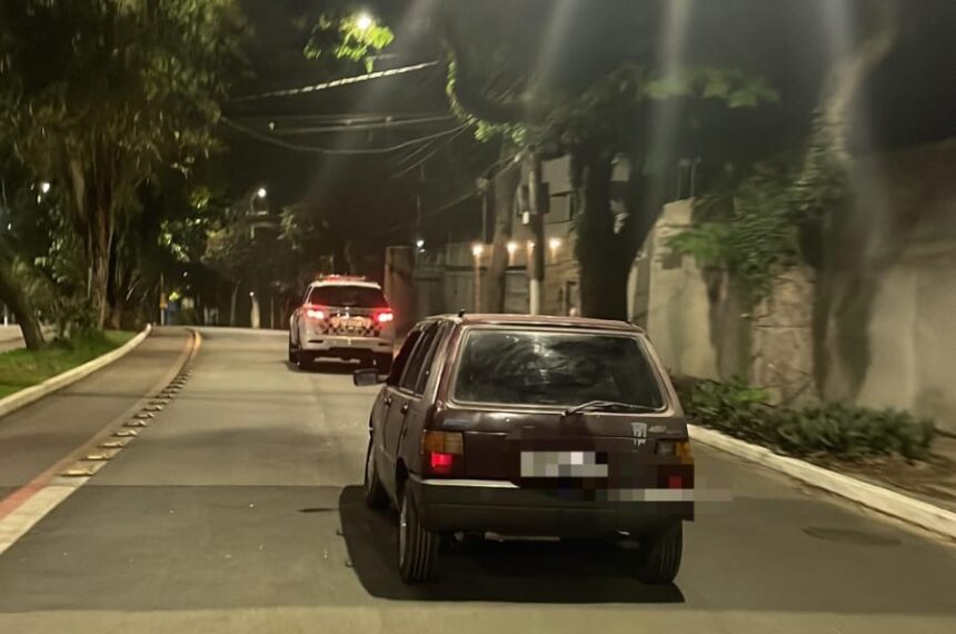 Fiat Uno receptado é recuperado pela Polícia Militar na Operação Fórmula 1 - Divulgação/27ºBPM-M