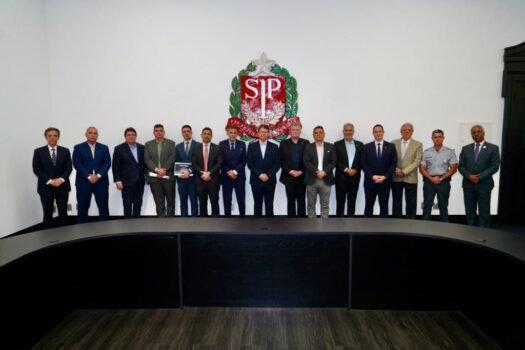 Governo de SP e forças policiais discutem plano de carreira