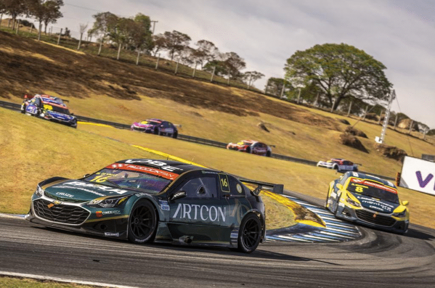 Stock Car em Brasília define finalistas e liderança