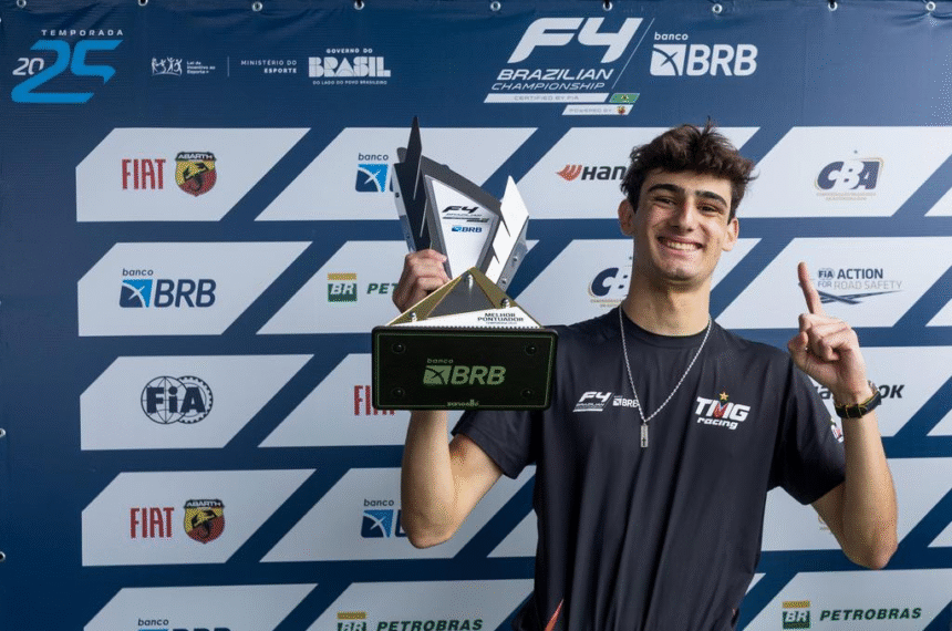 Filippo Fiorentino vence de novo e é campeão do GP Interlagos de Fórmula 4