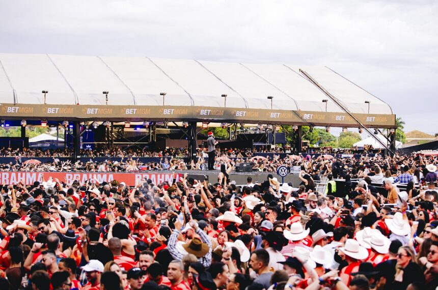 Nattan levou o público a loucura com a música "Homem é homem, Moleque é moleque", em parceria com o Zé Felipe - Divulgação