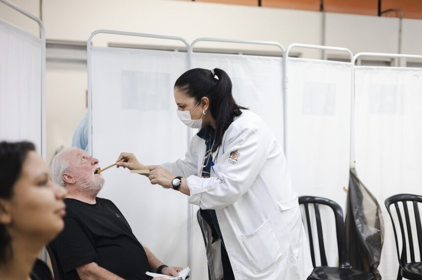 Ação de prevenção do câncer bucal no Poupatempo de São Bernardo - Brenne Oliveira/PMSBC