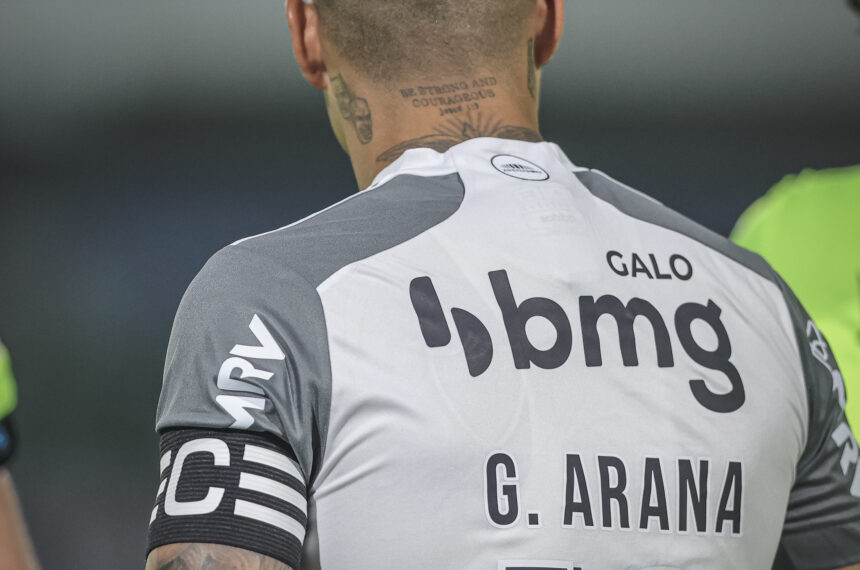 Fluminense acerta com Arana para 2026