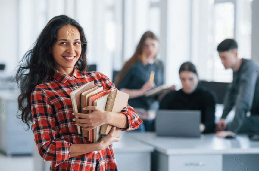 Vagas de estágio e CIEE atendem nas estações da CPTM/ Ford