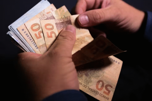 Governo federal projeta receita recorde de R$ 3,24 trilhões em 2026