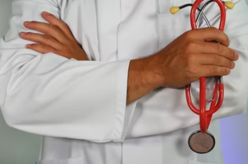 médico - doutor - Visitas da indústria - Manejo clínico de arboviroses urbanas ganha curso em SP