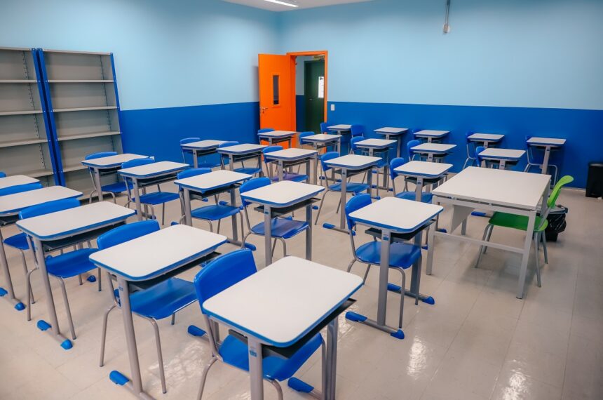 Sala de aula da Emeb Três Marias - Igor Cotrim/PMSBC