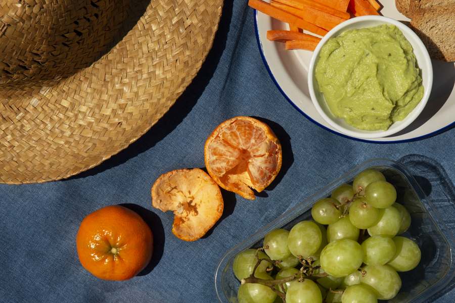 Férias na praia: cuidados com a alimentação no verão