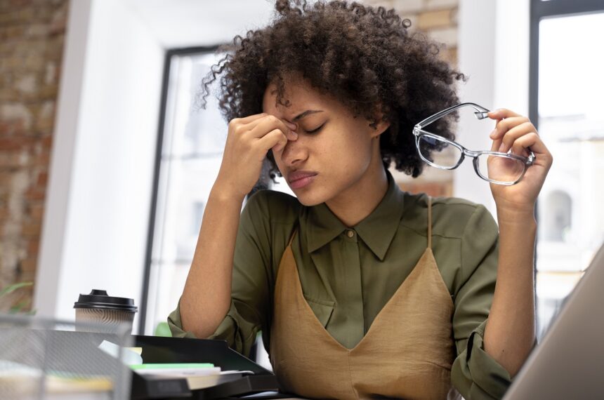 Casos de ansiedade ocupacional disparam nas empresas; saiba os motivos