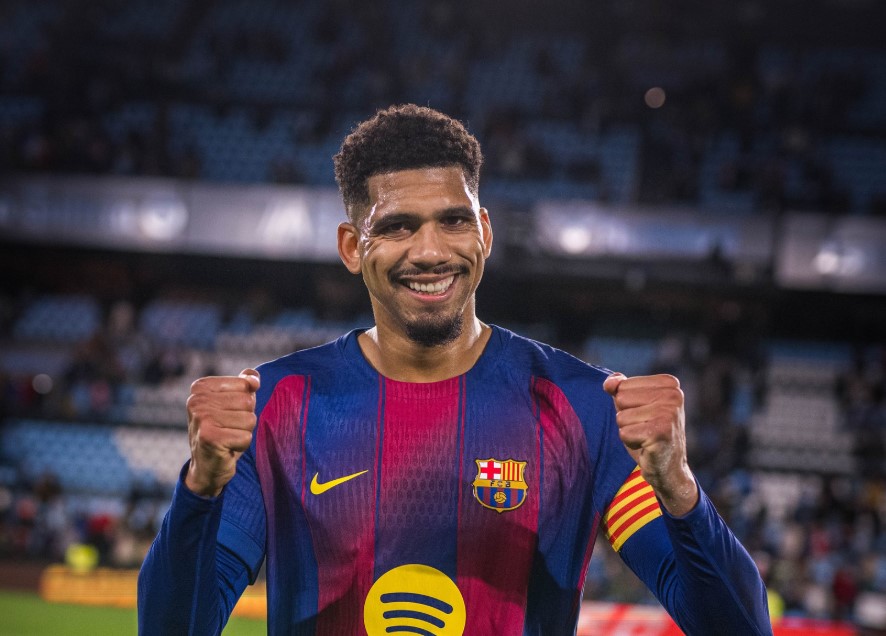 Barcelona: Zagueiro retorna após pausa para cuidar da saúde mental