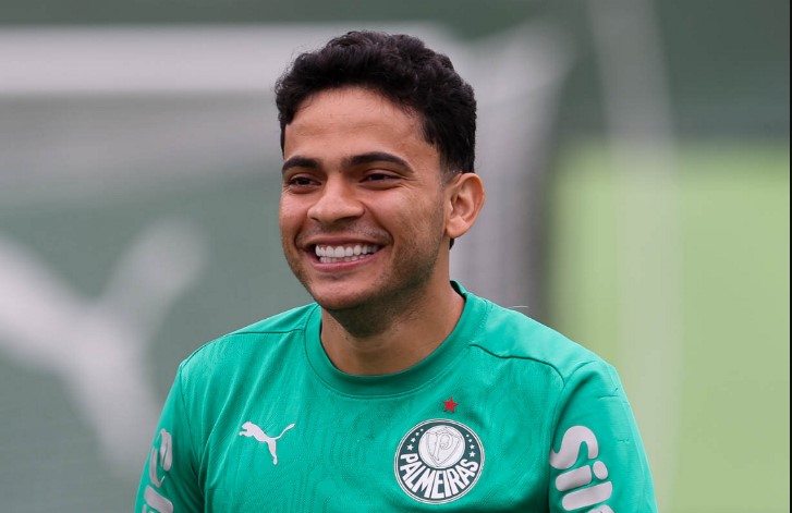 Jogador do Palmeiras pivô de polêmica não recebe proposta e fica para o início de 2026