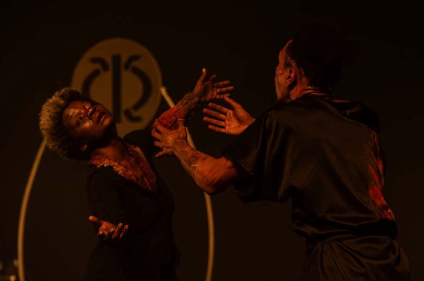 Carvão, da Cia. Sansacroma