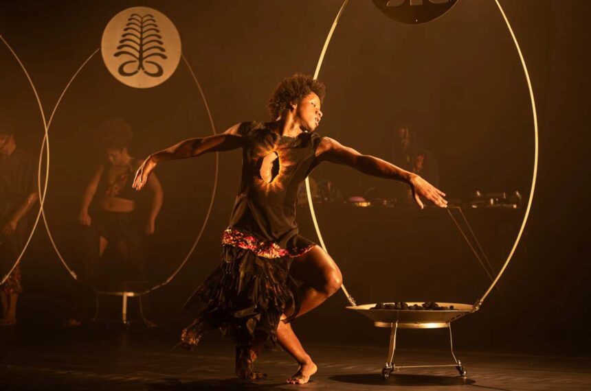 Carvão, da Cia. Sansacroma