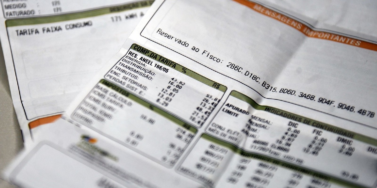 Conta de luz deve subir em média 8% em 2026, diz Aneel