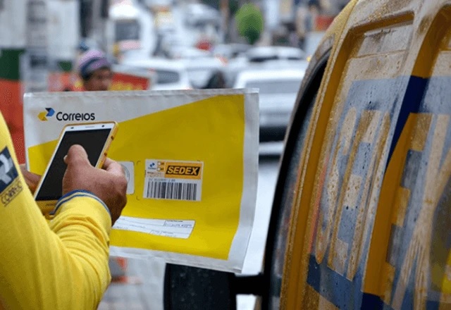 Correios assinam contrato de empréstimo de R$ 12 bi