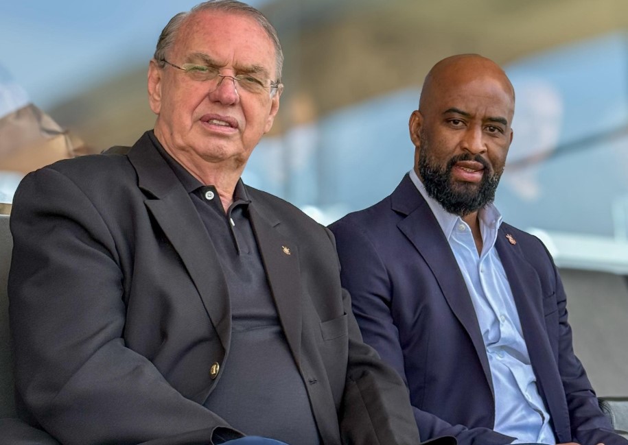 Fabinho Soldado admite procura de novo clube e defende Stabile