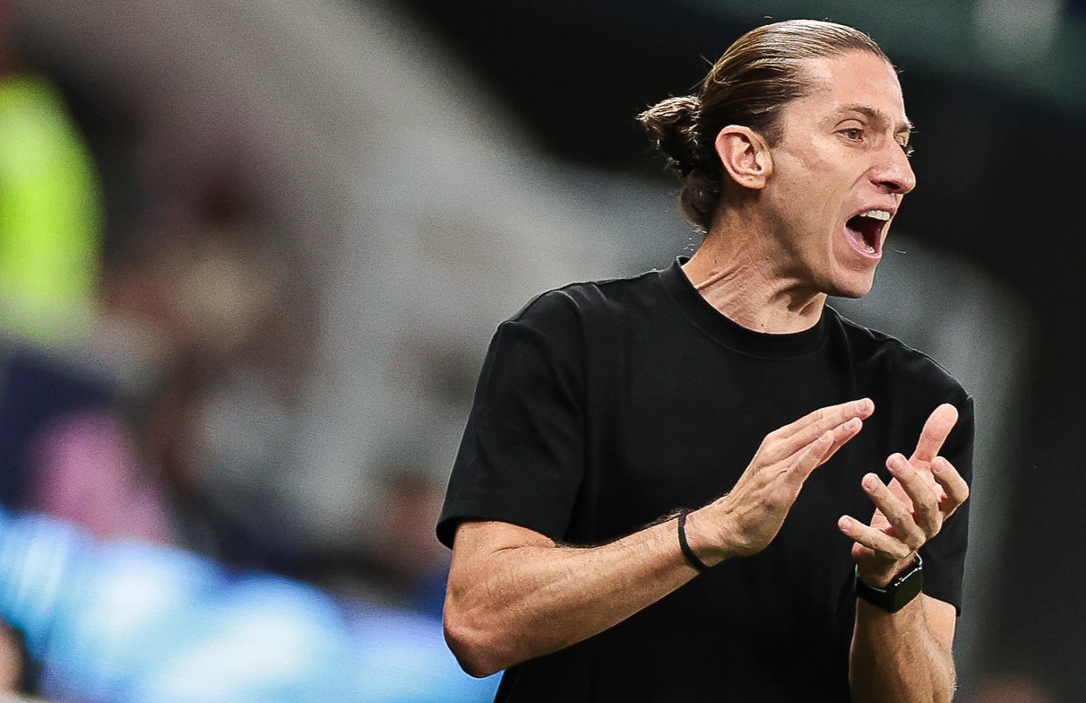 Flamengo “anuncia” jogador americano com Filipe Luis