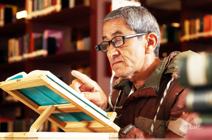 óculos - inclusão - Bibliotecas