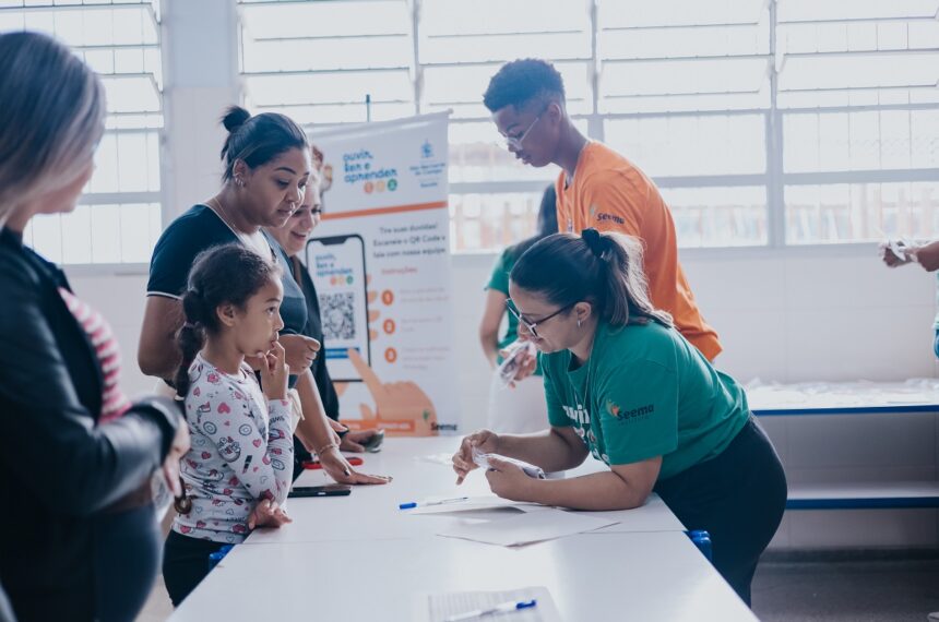 Programa Ouvir, Ler e Aprender entrega óculos a alunos da rede municipal de ensino - Brenner Oliveira/PMSBC