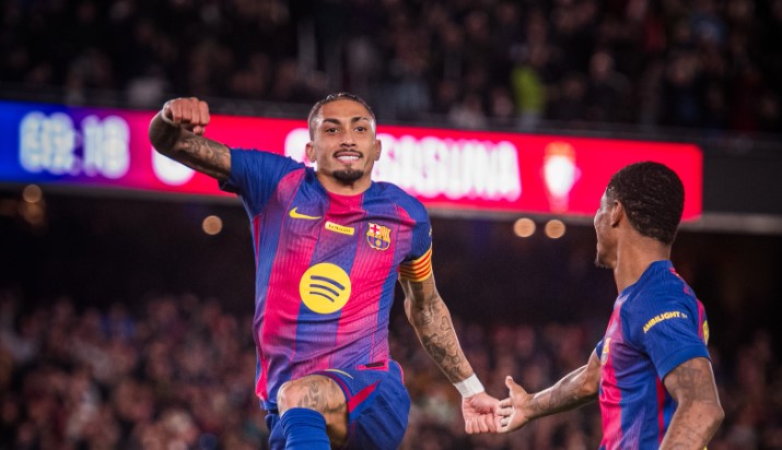 Raphinha encerra 2025 como jogador brasileiro com mais gols