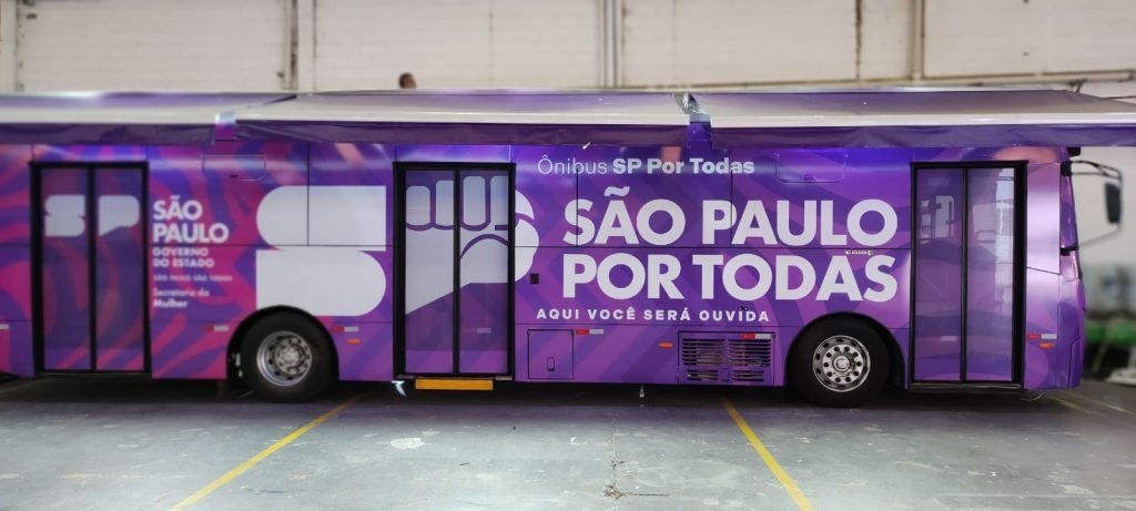 Ônibus SP Por Todas marca presença no Réveillon na Paulista