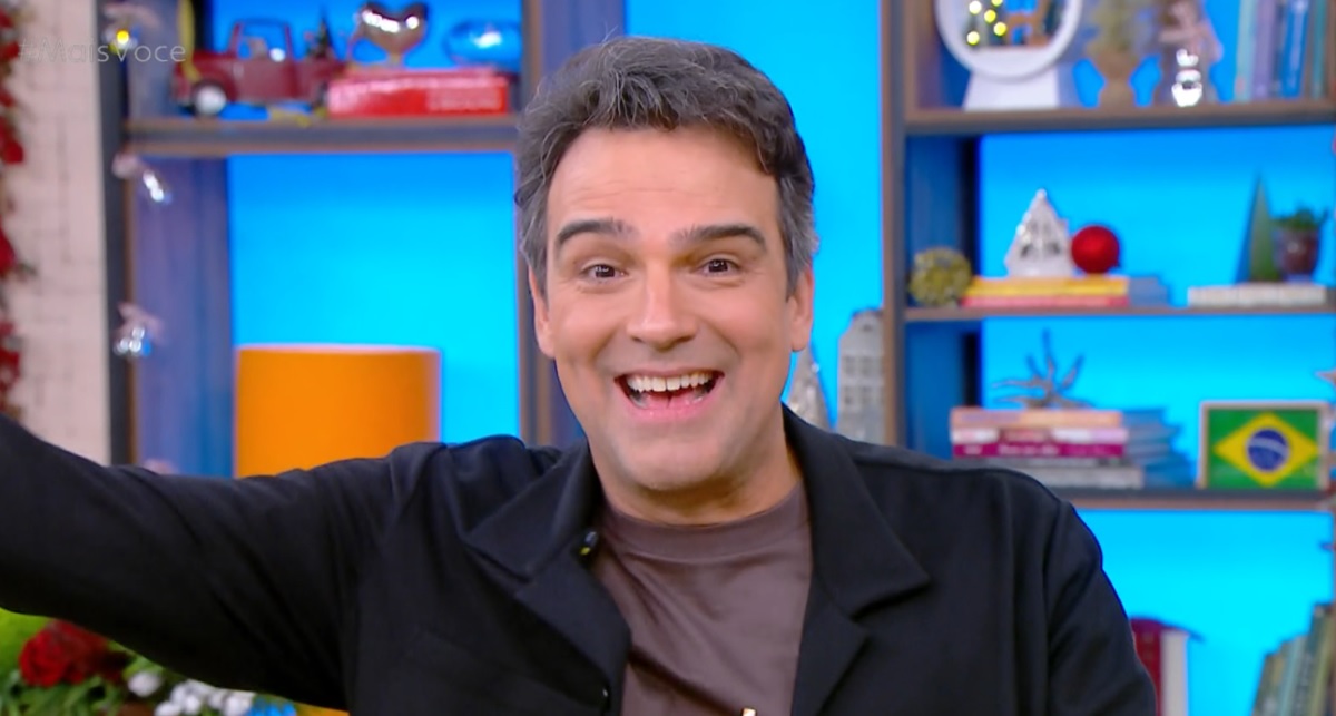 Tadeu Schmidt revela spoilers do BBB 26 e brinca com elenco
