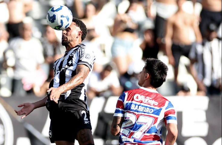 São Paulo e Botafogo travam por Vitinho